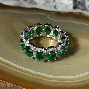 EMERALD  LAB STONE CZ SILVER PLATED BAND RING SIZE 10